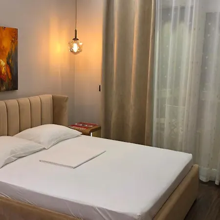 דירה Deluxe טיראנה