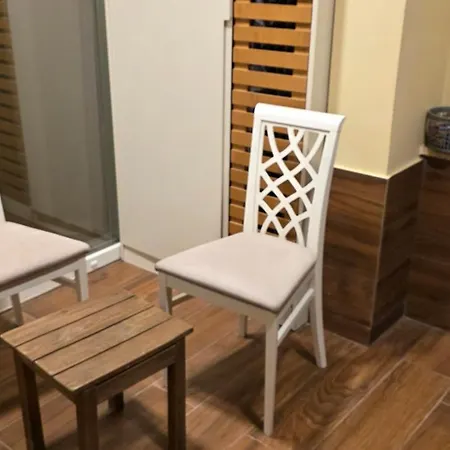Deluxe * Tirana