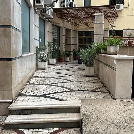 Deluxe * Tirana