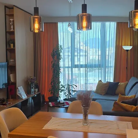 Apartment Deluxe *